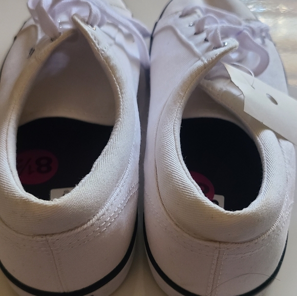 New Ladies White Sneakers - Picture 4 of 4